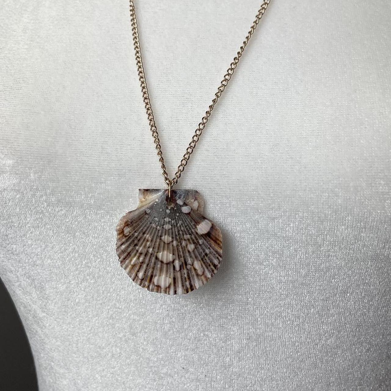 Seashell Pendant Gold Necklace