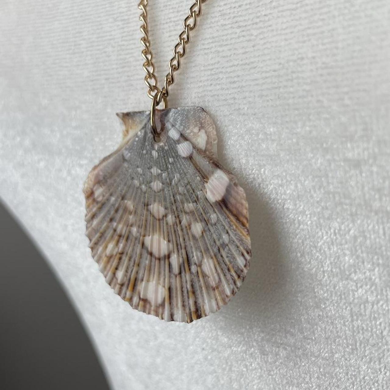 Seashell Pendant Gold Necklace